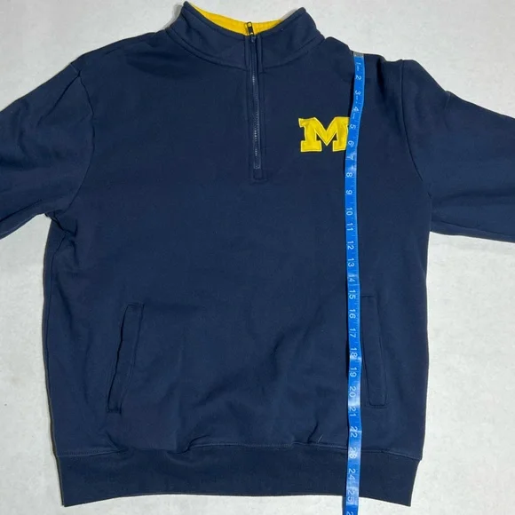 Michigan Wolverines 1/4 zip colosseum sports pull over size medium. - Picture 2 of 6